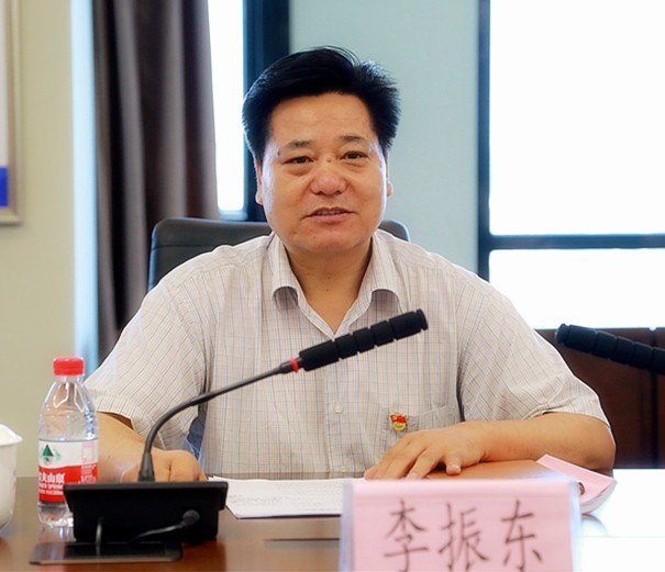 人生就是博集团召开向导班子“不忘初心、、、切记使命”专题民主生涯会