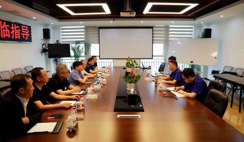 熊良虎在重庆市中科大业集团考察时强调：：：坚持生态优先战略，念好生态经、、、走好扶贫路