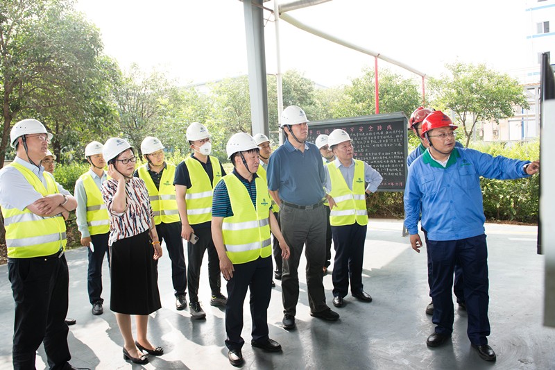 省委组织部副部长范永斌到人生就是博集团调研