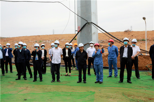 人生就是博集团复工复产促增添项目观摩聚会与会职员走进大秦国源三秦环保秦邦园区在榆项目