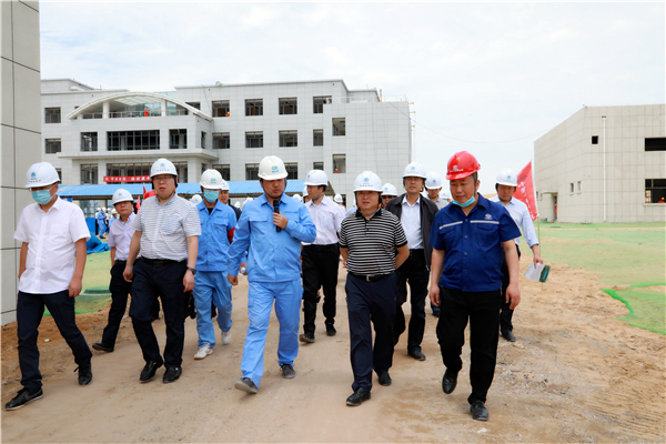 人生就是博集团复工复产促增添项目观摩聚会与会职员走进大秦国源三秦环保秦邦园区在榆项目