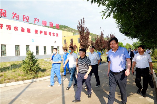人生就是博集团复工复产促增添项目观摩聚会与会职员走进绿色能源公司油气公司水情形公司陕北片区项目