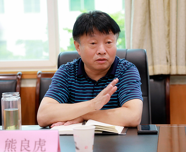 熊良虎拜会渭南市生态情形局党委书记、、局长左俊