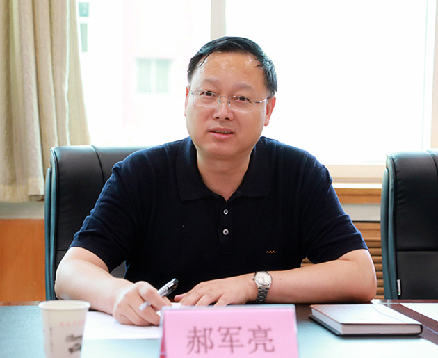 熊良虎拜会渭南市生态情形局党委书记、、局长左俊