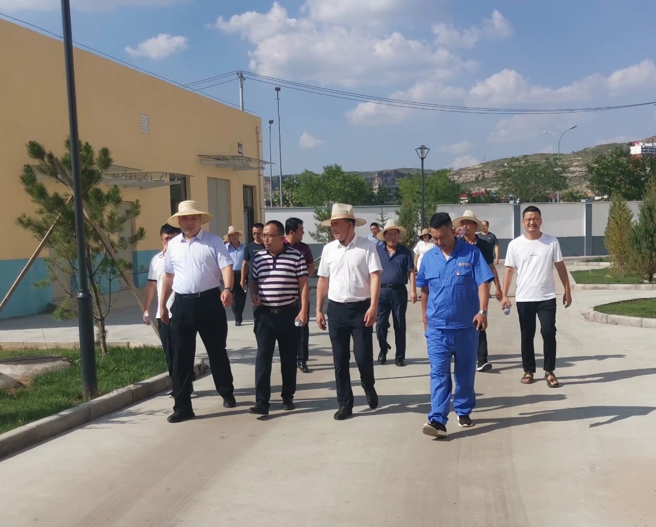 榆林市委常委、、副市长李二中到水情形神木公司调研