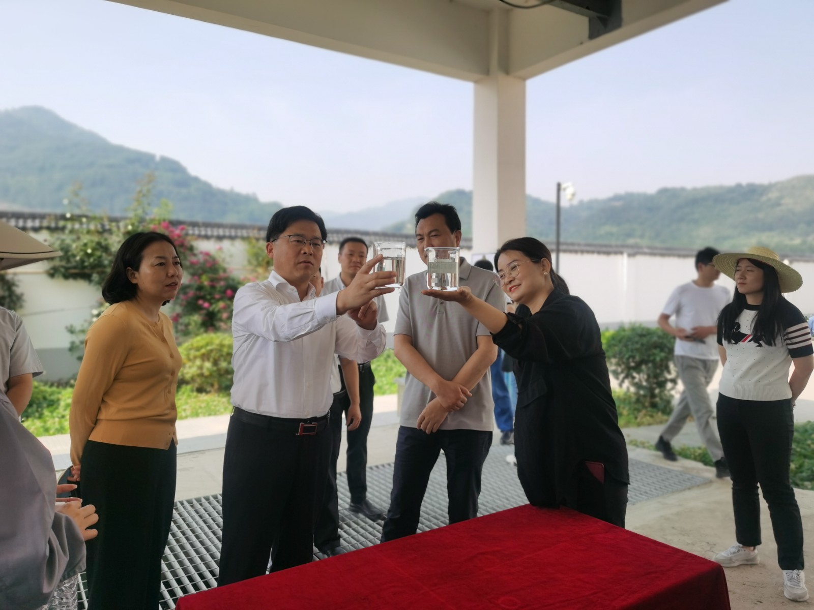 安康市人大常委会副主任李全成到水情形公司五里镇污水处理厂调研