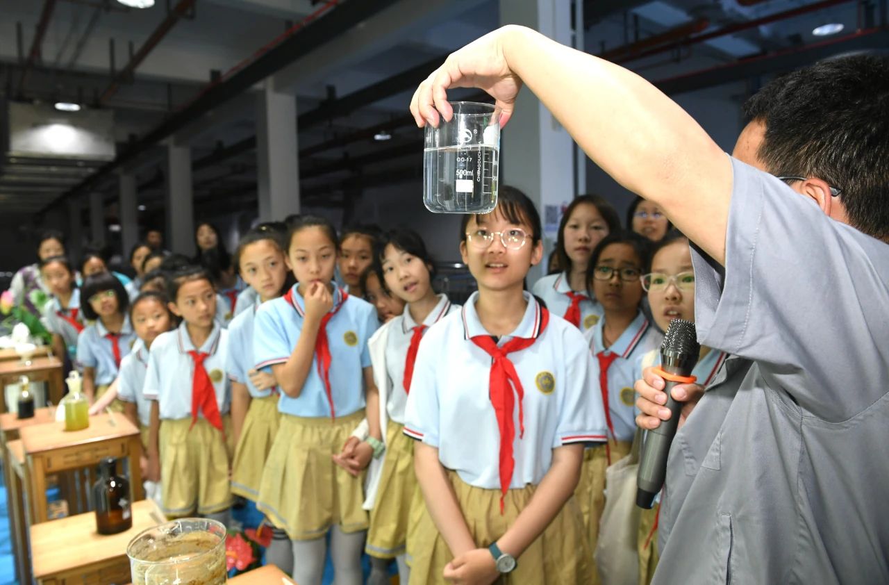 西安宣布｜小学生走进人生就是博集团白鹿原水生态中心开启污水“再生”探秘之旅