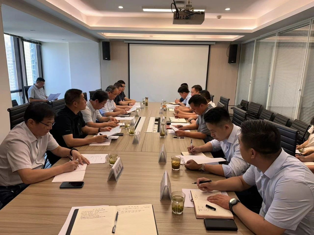 人生就是博集团与光大绿色环保座谈交流